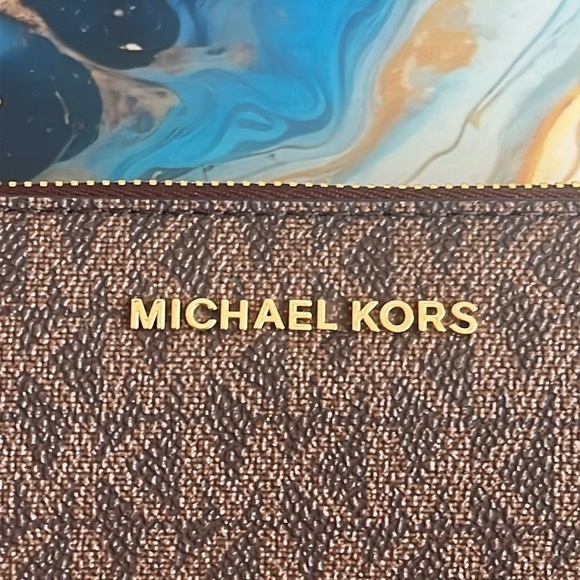 Brand New Michael Kors Brown Acorn Small Zip Around Card Case Holder Compact - Picture 3 of 15